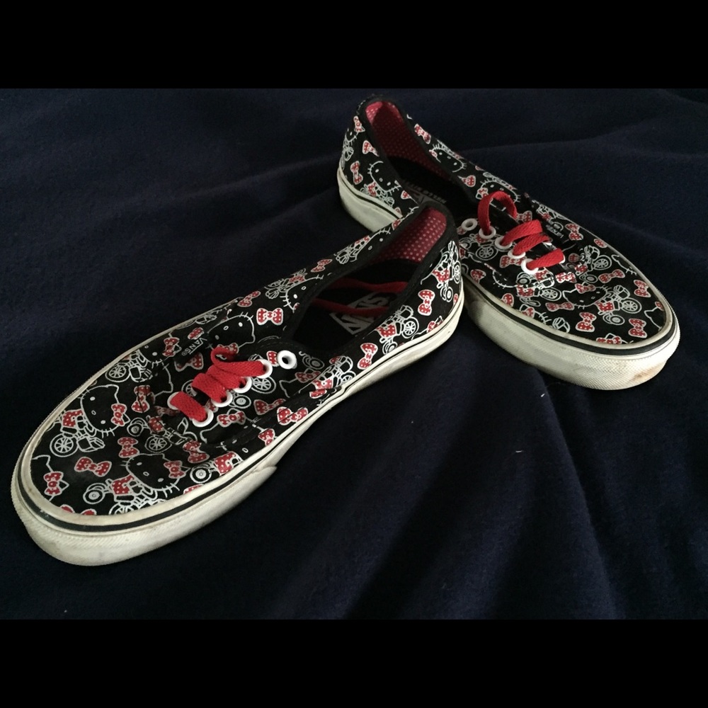 Women’s hello kitty vans